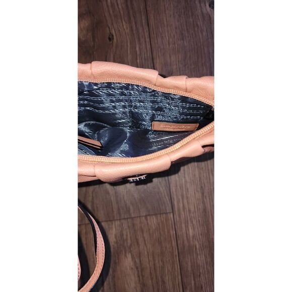 Simply Vera Wristlet   - Picture 2 of 4